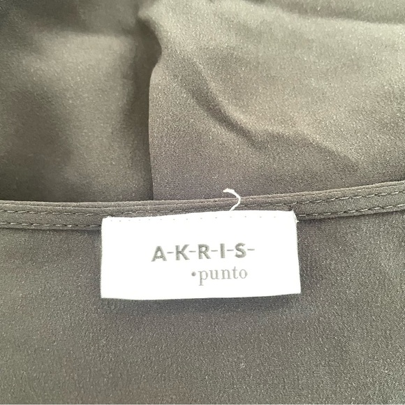 AKRIS Punto Silk Ruffle Sleeve Black long sleeve Top Size 8 37936 - Picture 4 of 8